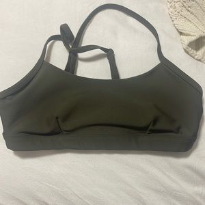 Alo airlift intrigue bra